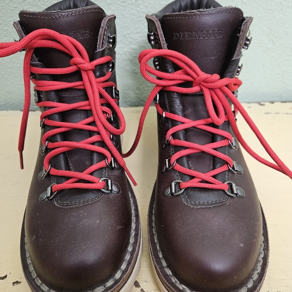 Diemme Roccia Vet Brown Leather Hiking Boots with Red Laces - Picture 4 of 10